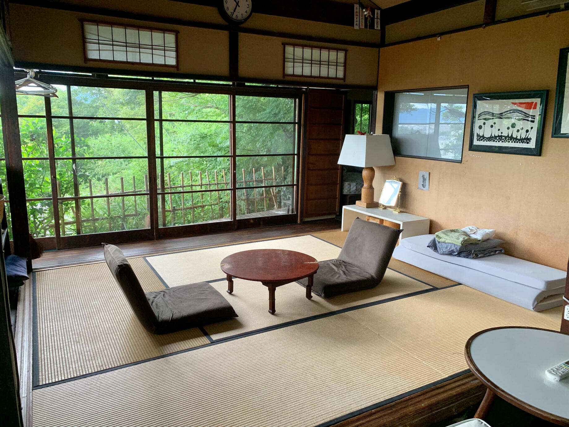 The main tatami room looks over the city below.